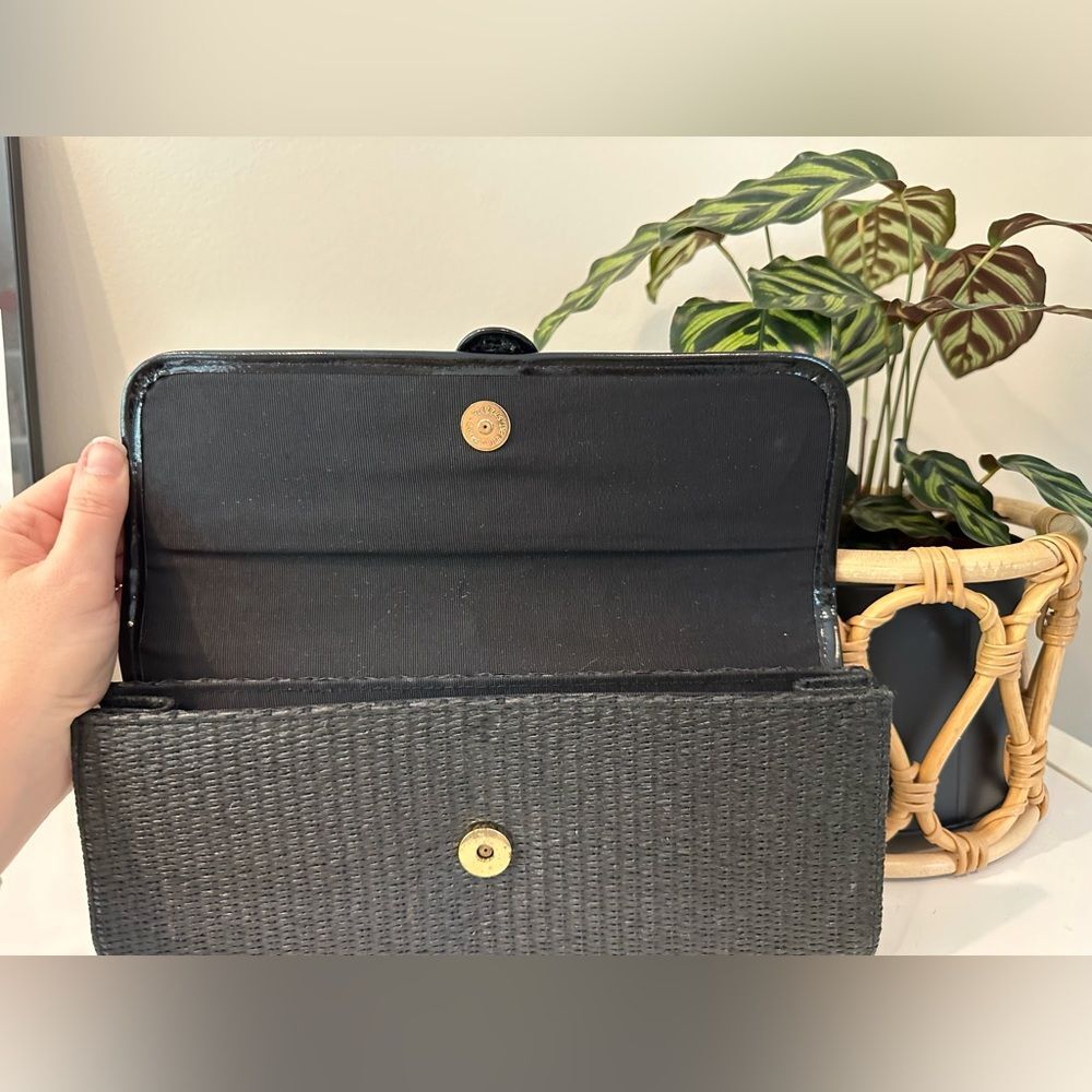 Banana Republic Woven Straw Clutch with patent leather trim, like new EUC - Picture 6 of 11